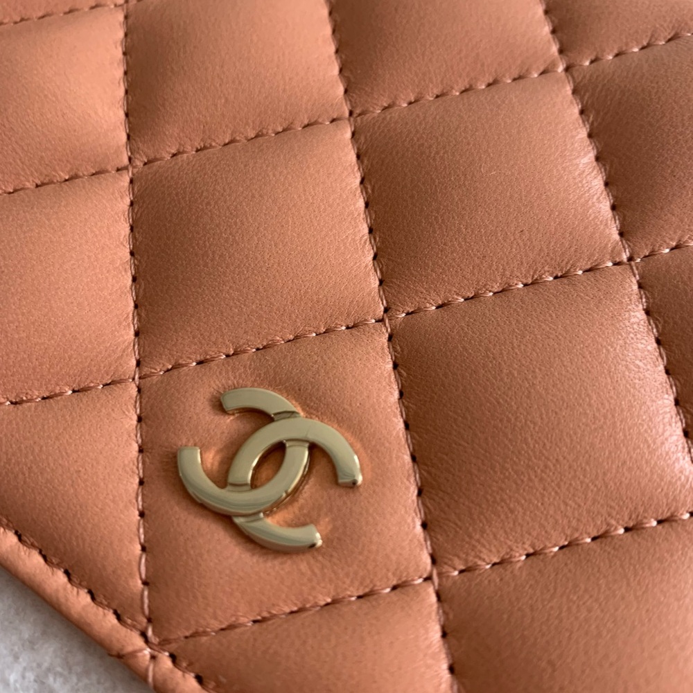 CHANEL Classic Wallet On Chain WOC in Salmon Beige Lambskin Leather - Picture 12 of 16